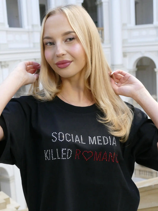 T-SHIRT SOCIAL MEDIA KILLED ROMANCE [BLACK]